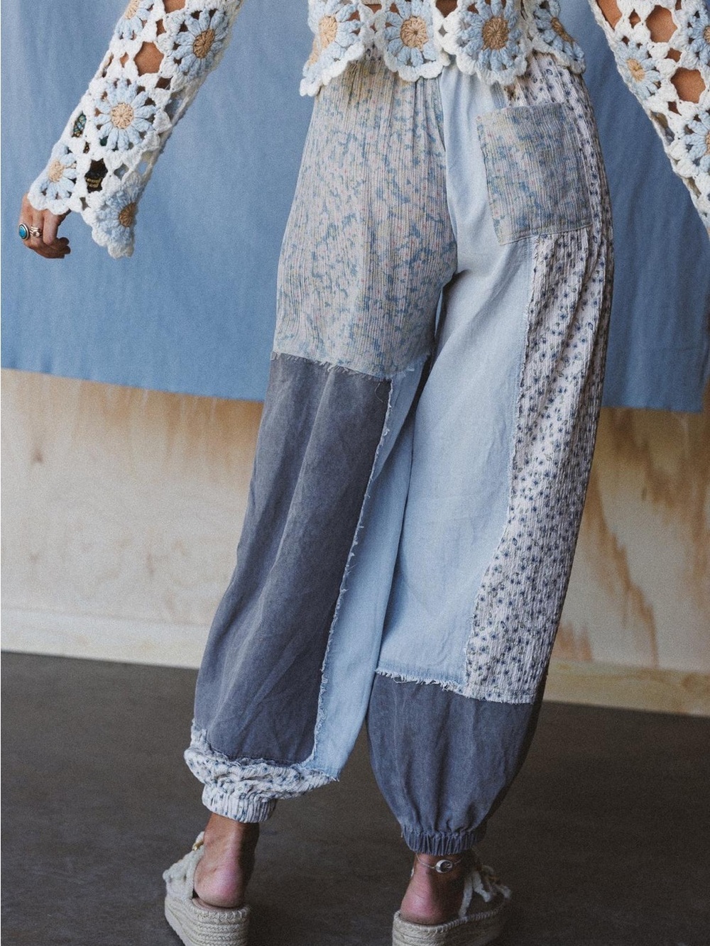 POL Earthbound Patchwork Jogger Pants, blue colorway, floral, sz L, like new! - Picture 4 of 12
